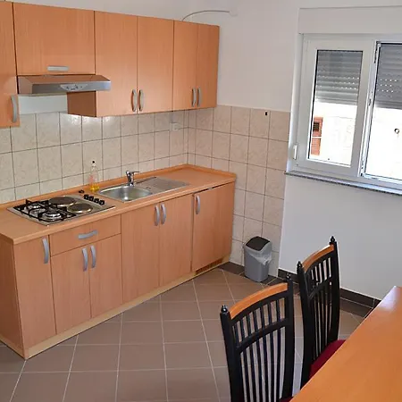 Gucanin Appartement *