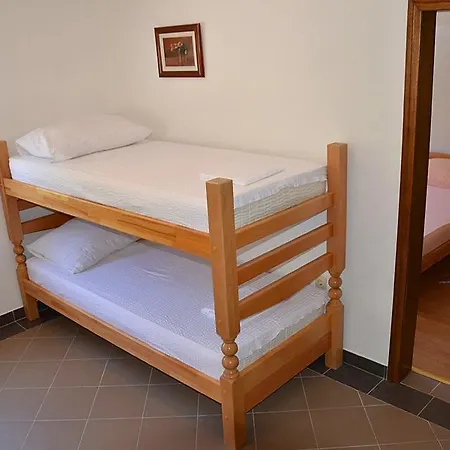 Gucanin Appartement *